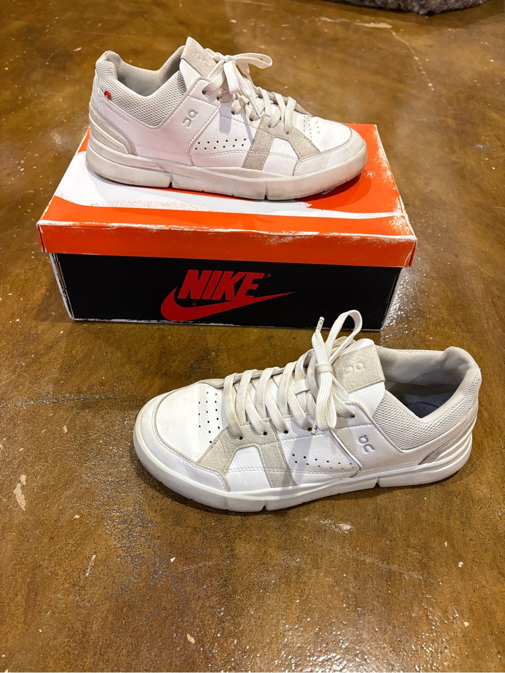 On Running women’s White and Light Gray Low-Top Sneakers
